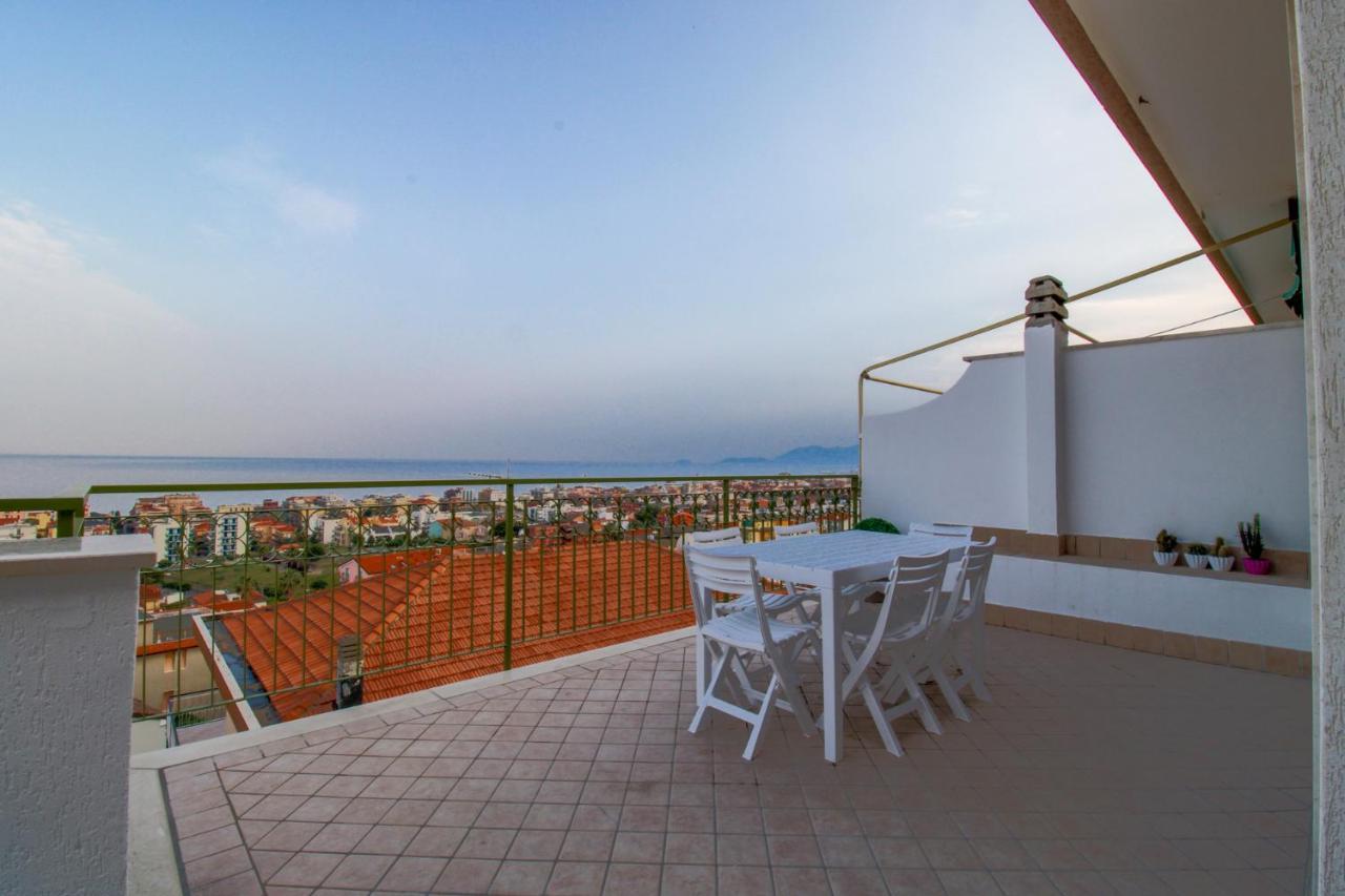 La Terrazza - By Ligooria Leilighet Pietra Ligure Eksteriør bilde